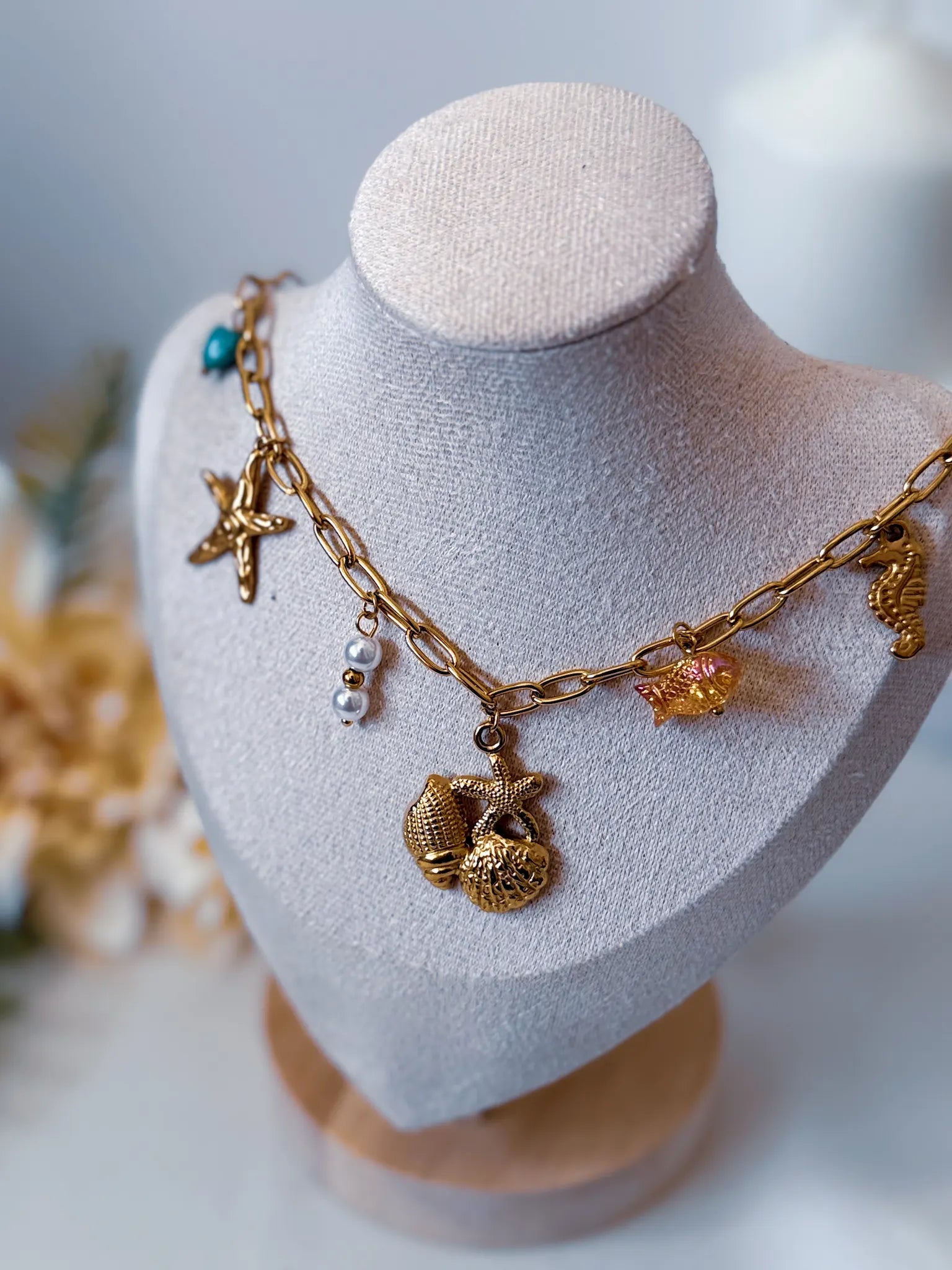 Colar Albania dourado