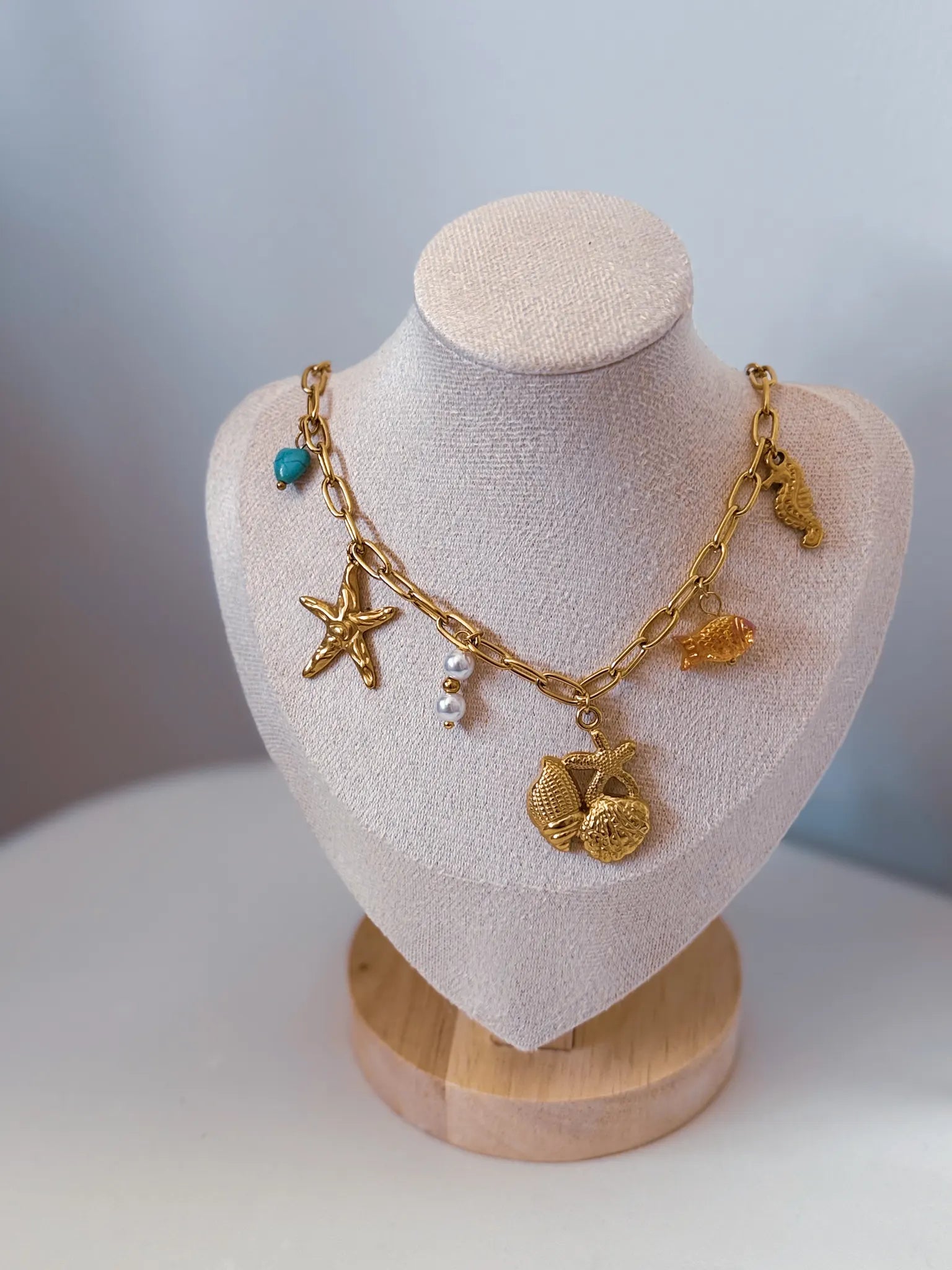 Colar Albania dourado